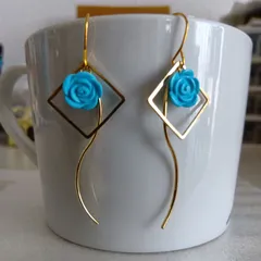 ☆300円ピアス 93. ターコイズ薔薇/ひねり