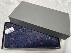 印傳屋【新品未使用】巾着袋黒ベージュの柄伝統工芸品印伝 革鹿革 印傳屋 【新品 未使用】【美品】巾着袋 ブラック 黒 ベージュのトンボ