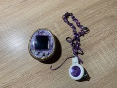 TAMAGOTCHI 4U ピンク チャームストラップ 着せ替えカバー付き - メルカリ
