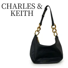 【新品同様】チャールズ＆キース ショルダーバッグ ホーボー ブラック 黒 ゴールドチェーン CHARLES & KEITH 大容量 肩掛け A4収納可 通勤 通学 フォーマル 上品 パーティー 付属ベルト有り 巾着付き