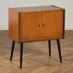 チェスト・キャビネット イギリス 天然木 ホームウォージー ギャランティード ファニチャー Homeworthy guaranteed furniture ヴィンテージ キャビネット サイド 英国 ベッドサイドテーブル ナイトテーブル 北欧 スタ #97807のサムネイル