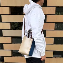 【2026春夏物モデル】MARNI マルニ SHMP0039Y4 LV639 Museo ミュゼオ MINI ショルダーバッグ レザーバッグ ベージュ×ネイビー メンズのサムネイル