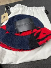 JW ANDERSON バケットハット ネイビーレッド