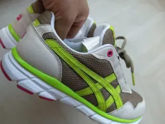 オニツカタイガー 正規品 240