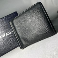 極美品！ PRADA マネークリップ ブラック 158a - メルカリ