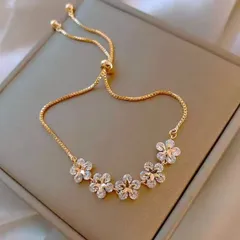ブレスレット レディース フラワー 花 スライド式 調節可能 チェーンブレスレット ラインストーン キラキラ 上品 高見え 韓国風 可愛い フェミニン 華奢 手元アクセサリー デート 女子会 お出かけ 旅行 パーティー プレゼント 人気 トレンド