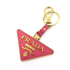 PRADA ピンクトライアングルキーホルダー PRADA トライアングルロゴ キーリング ピンク - メルカリ