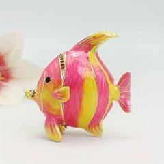 ヘレンド　陶器製　ウサギ　置物　ピンク ヘレンド 陶器製 ウサギ 置物 ピンク - メルカリ