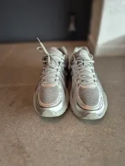 アシックス ゲル シルバーグレー