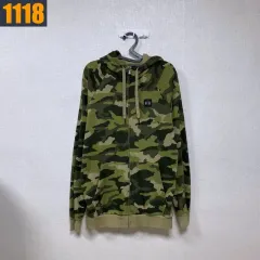 95 アンダーアーマー カモフラージュ フードジップアップ