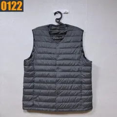 105 UNIQLO ウルトラライトダウンベスト