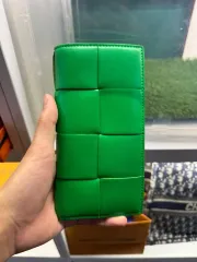 ボッテガ・ヴェネタ 長財布
