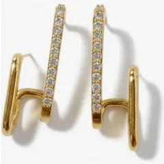 ゴールドカラー キュービックジルコニア スタッドピアス、韓国風 豪華なクロー フック デザイン、ジュエリーギフト [並行輸入品]