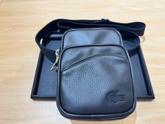 美品】ラコステ モノグラム コンビネーションレポーターバッグ 黒