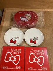 非売品　ハローキティプレート 2枚とKFCコラボ弁当箱のセット　未使用のサムネイル