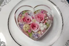 ボックスフラワー　フラワーアレンジメント　プリザーブドフラワー　ハートボックス