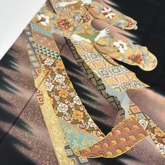 新品】 正絹 黒留袖 五つ紋 壺文様 金彩 豪華比翼 身丈163㌢ しつけ糸 