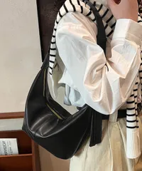 【日本倉庫即納】 ショルダーバッグ PUレザーバッグ 黒