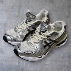 アシックス ゲル カヤノ 14 クリーム ブラック 490,000 원 -> 190,000 원