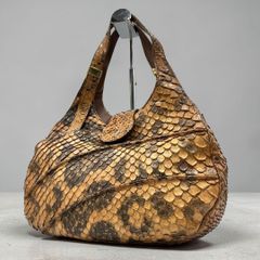 レア 2014年 限定 MOSCHINO モスキーノ スポンジボブ コラボ 財布 