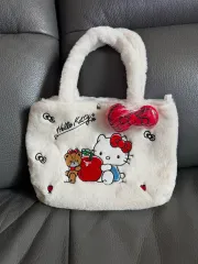 新品) ハローキティ ファー バッグ(ハンド ショルダー クロスバッグ)