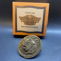 トイズマッコイ ロゴ入り木製アクセサリーボックス 25周年記念ピンバッジ トイズマッコイ ロゴ入り木製アクセサリーボックス 25周年記念