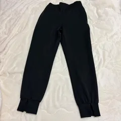 ※最終価格※Elura エルーラ パンツ L 黒 テーパード ウエストゴム ストレッチ 美脚 楽ちん レディースのサムネイル
