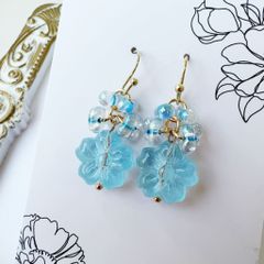 オリジナルflower 花びらチャーム ピアスorイヤリング - メルカリ