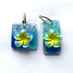 ハンドメイド    レジン製キーホルダー     花