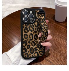 Vivienne Westwood ヒョウ柄 iPhone16promaxケース - メルカリ