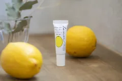 レモンの香りのピンクのリップバーム：10g