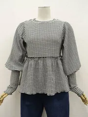 未使用品 パフスリーブ 長袖 クルーネック カットソー  ホワイト×ブラック×グレー チェック柄  中古