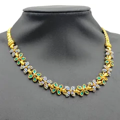 SWAROVSKI スワロフスキー　チョーカー　ネックレス　ゴールド　ライトストーン　レディース