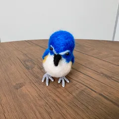 🌟羊毛フェルト 小鳥 ／ちょこんと見つめるルリビタキ・幸せを呼ぶ青い小鳥🌟