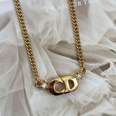 Dior CDロゴ パール ビジュー ネックレス ゴールドカラー - メルカリ