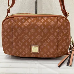 1542　CHRISTIAN OLIVIER　クリスチャンオリビエ　ショルダーバッグ　お財布ショルダーバッグ　お財布機能　お財布バッグ　オレンジ　テラコッタ　レンガ色　レディース　モノグラム　多機能　ポケット多数　カードポケット