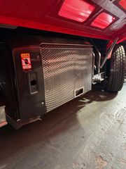 UDトラック17スーパークオン純正テールランプセット UDトラック17スーパークオン純正テールランプセット - メルカリ
