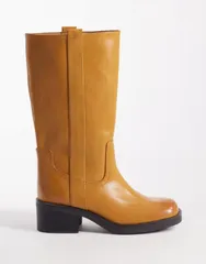 エイソス レディース シューズ ブーツ・レインブーツ ASOS DESIGN Cherry pull on trucker boots in tan タンのサムネイル