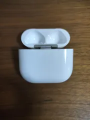 美品（正規品）Apple AirPods 第4世代 充電ケースのみ ノイキャン無し
