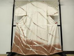 平和屋着物●本場大島紬　カタス7マルキ　草花文　正絹　逸品　AABH5278ph 平和屋着物○本場大島紬 白大島 カタス7マルキ 蔦草文 鈴乃屋扱い 正絹