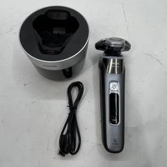 Philiprs電気シェーバーps9841/31クローム Philiprs電気シェーバーps9841/31クローム - メルカリ