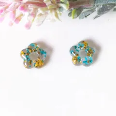 no.562　レジン　イエロー ブルー　お花　レトロ　花型　ぷっくり　ピアス　イヤリング　ハンドメイド