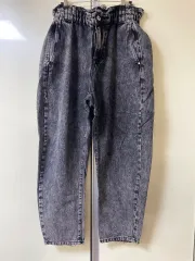 ザラ ブラックデニム テーパード ジーン