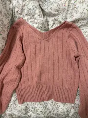 ピンクのニット
