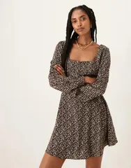 グラマラス レディース トップス ワンピース フラワー柄 ミニ フラワー Glamorous long sleeve mini tea dress blue floral Black blue floral ブラック