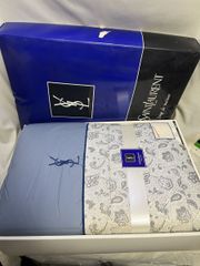 Yves Saint Laurent 肌掛けふとん 140×190cm - メルカリ