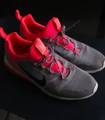 ナイキ 삭レーサー (916780- 002) 290 スニーカー