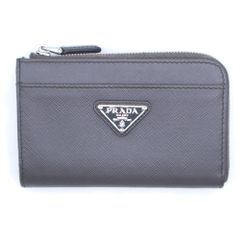 美品 PRADA プラダ キーリング サフィアーノ レザー 三角