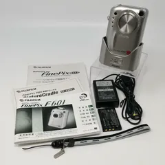 FUJIFILM FinePix F610 カメラ デジカメ 通電確認済み 中古品 SDカードなし 管理番号KKVUKO640のサムネイル