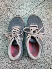 ニューバランス スニーカー